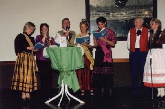 Hessen-Gesang mit 4 Bierköniginnen in Lauterbach